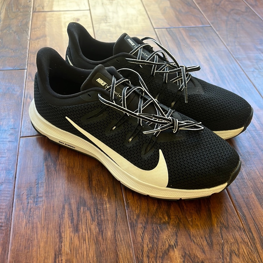 Nike Quest Sneaker